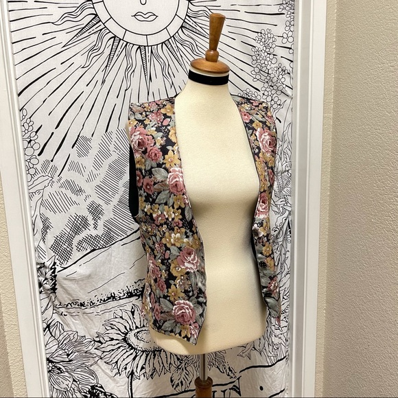 🌈 Beautiful Vintage floral vest - Picture 5 of 12